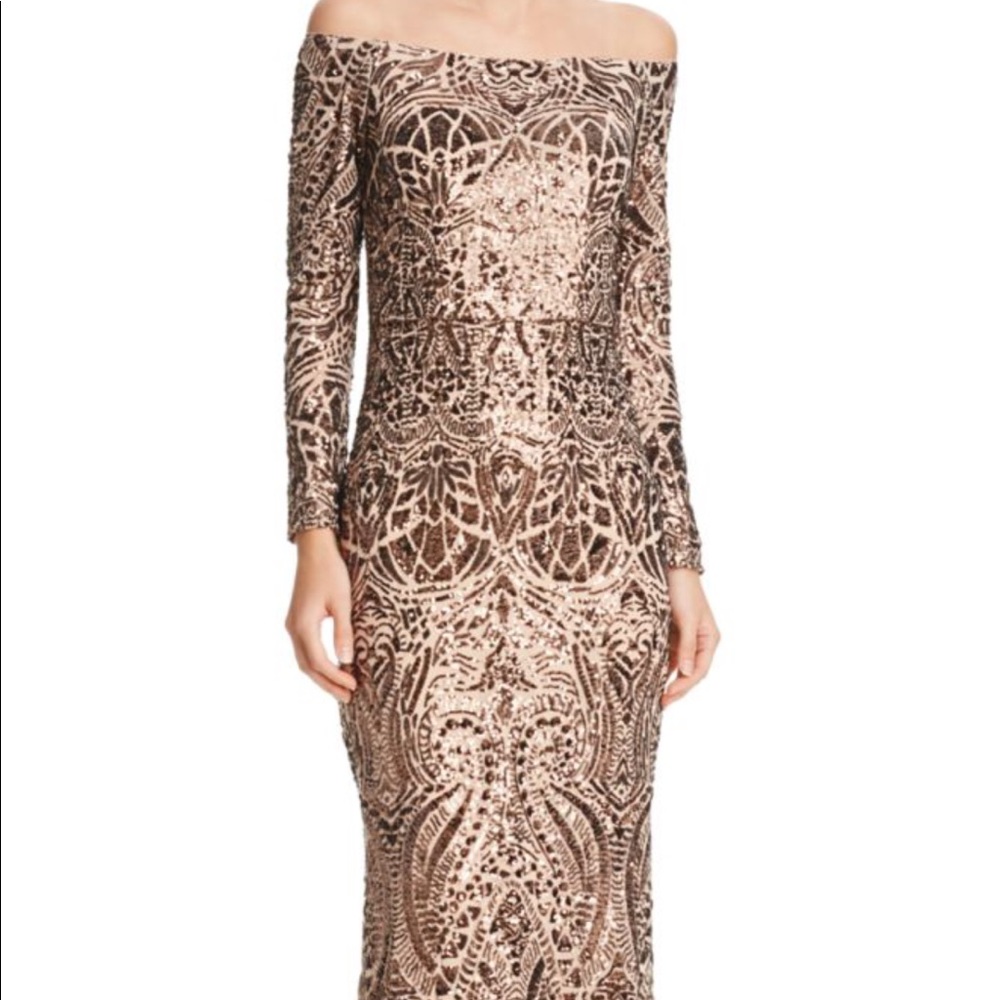 Gold sequins long sleeved, long dress from Aqua!